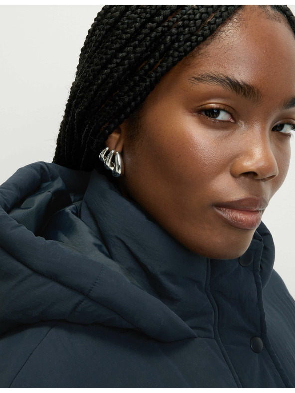 Marks & Spencer Prešívaná bunda s kapucňou s technológiou Thermowarmth™ Marks & Spencer námorná modrá