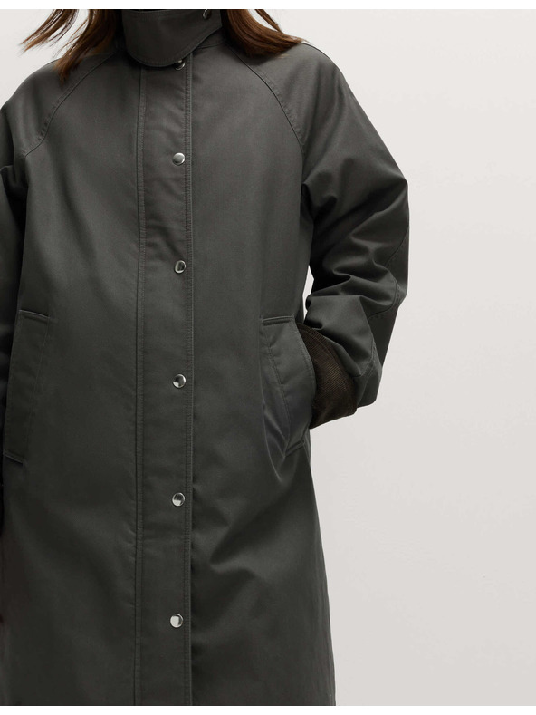 Marks & Spencer Praktický podlhovastý kabát s golierom a vysokým podielom bavlny Marks & Spencer sivá