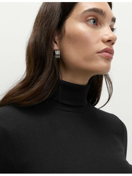 Marks & Spencer Žebrovaný top s vysokým golierom a vysokým podielom bavlny Marks & Spencer čierna