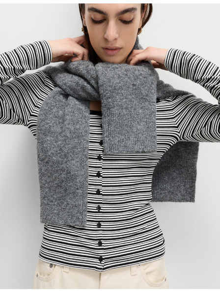 Marks & Spencer Top s oválnym výstrihom, rozhalenkou a vysokým podielom bavlny Marks & Spencer čierna