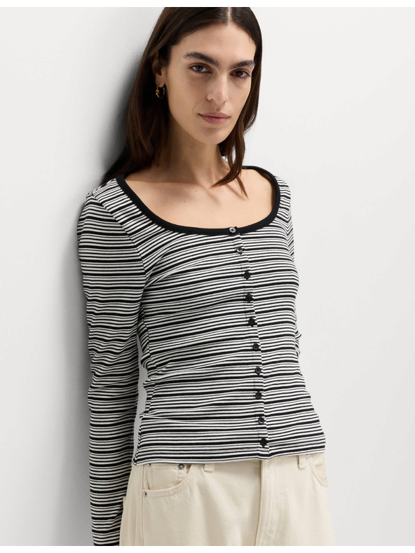 Marks & Spencer Top s oválnym výstrihom, rozhalenkou a vysokým podielom bavlny Marks & Spencer čierna