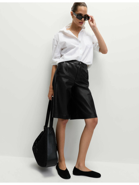 Marks & Spencer Vysoké nohavice z umelej kože Bermúdy s pásom Marks & Spencer čierna