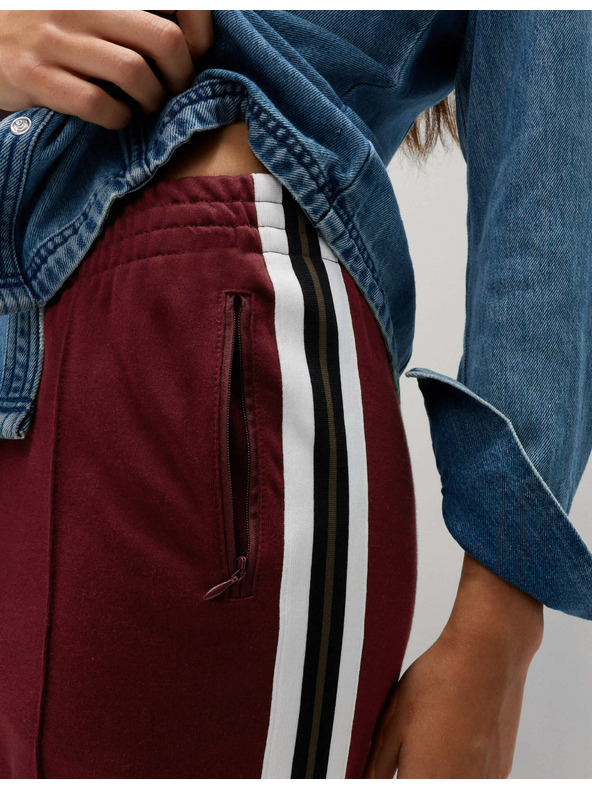 Marks & Spencer Retro tepláky s prúžkami na stranách a s vysokým podielom bavlny Marks & Spencer červená