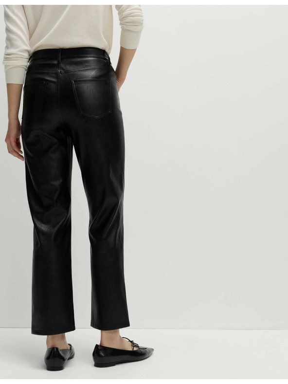 Marks & Spencer Nohavice z umelej kože s rovnými nohavicami Marks & Spencer čierna
