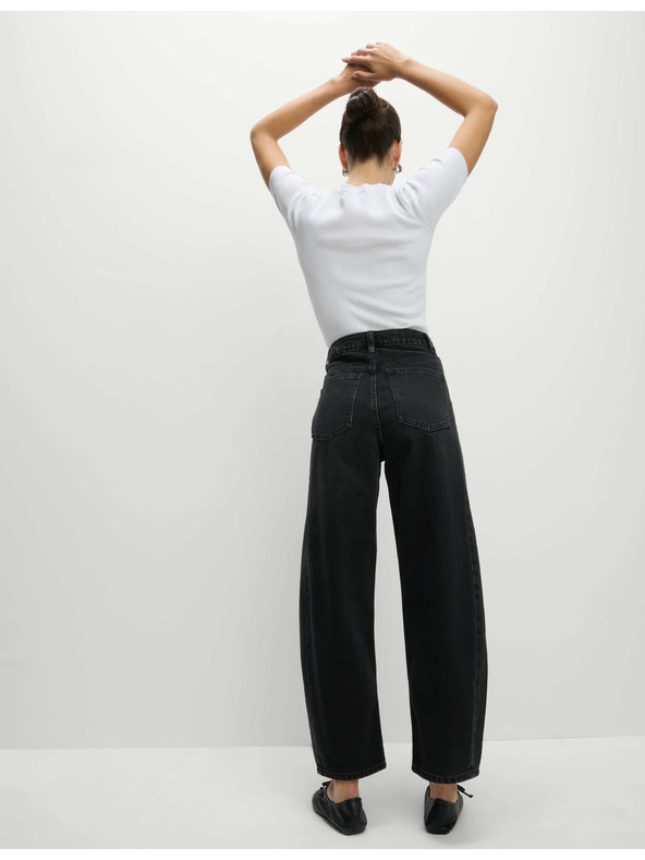 Marks & Spencer Rovné džínsy so stredne vysokým sedom Marks & Spencer čierna