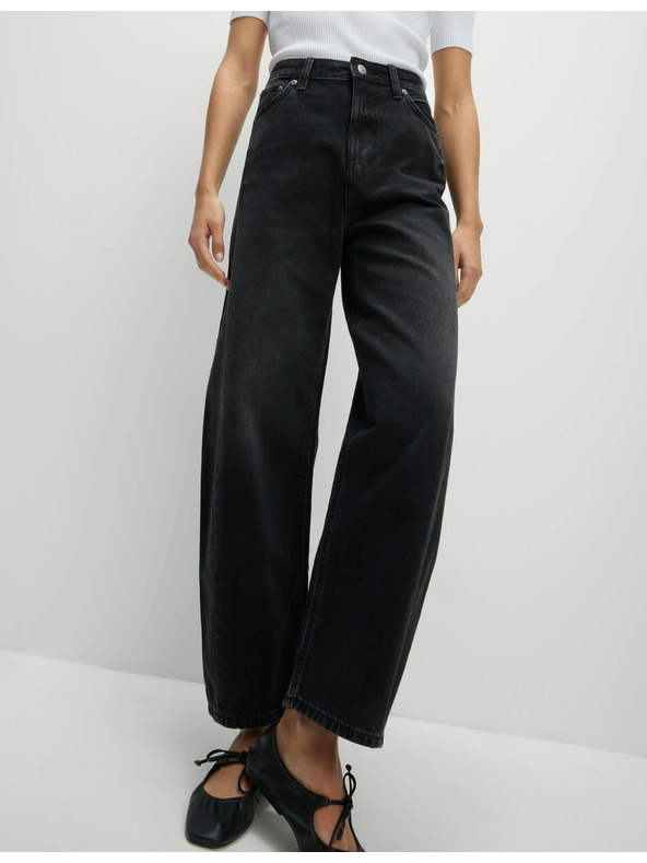 Marks & Spencer Rovné džínsy so stredne vysokým sedom Marks & Spencer čierna