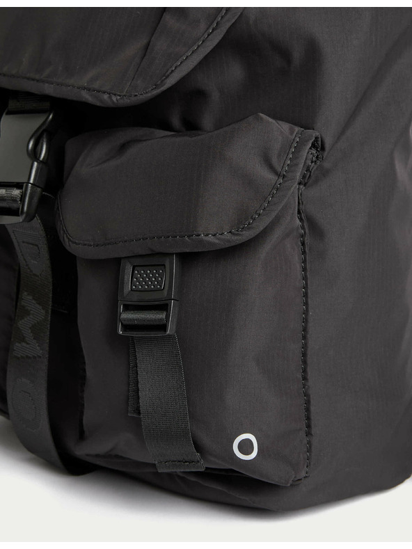 Marks & Spencer Batoh so stahovacou šnúrkou a viacerými vreckami Marks & Spencer čierna