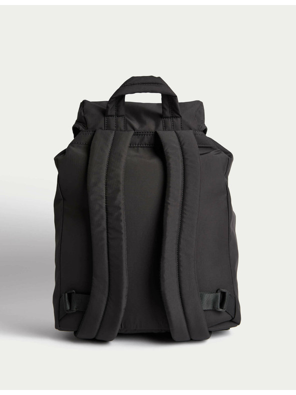 Marks & Spencer Batoh so stahovacou šnúrkou a viacerými vreckami Marks & Spencer čierna