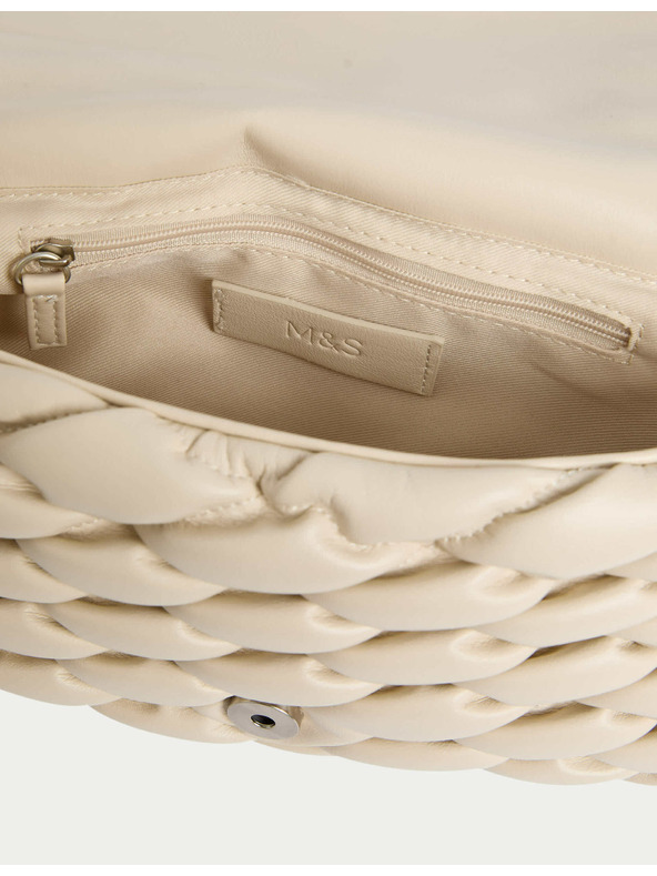 Marks & Spencer Kabelka cez rameno z umelej kože Marks & Spencer smotanová