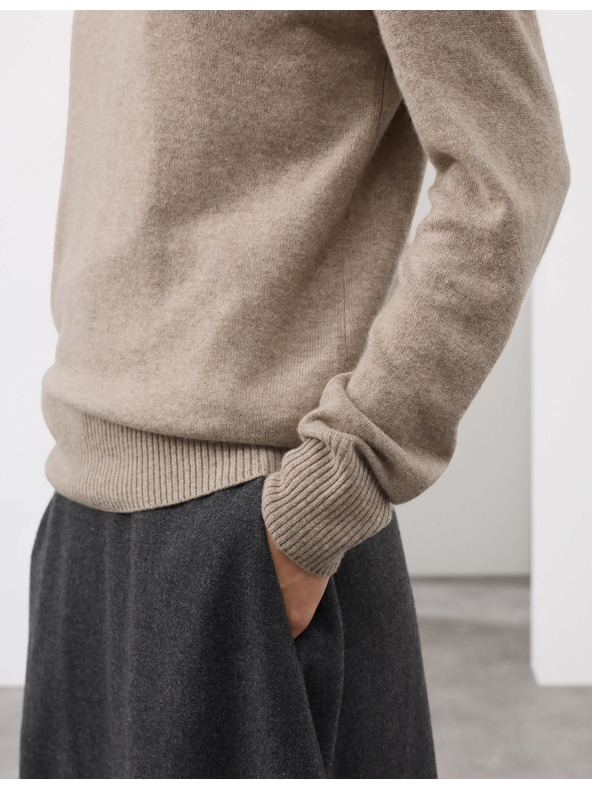 Marks & Spencer Voľný sveter zo 100% kašmíru so výstrihom do V Marks & Spencer hnedá