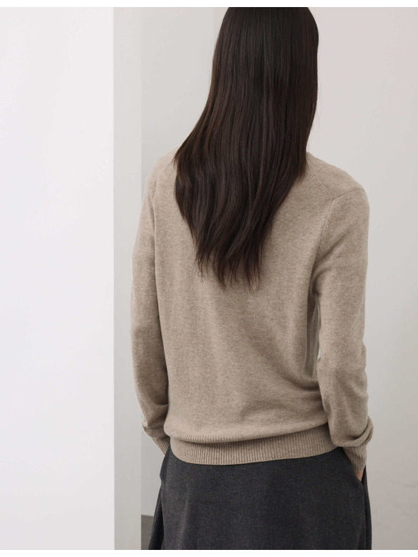 Marks & Spencer Voľný sveter zo 100% kašmíru so výstrihom do V Marks & Spencer hnedá