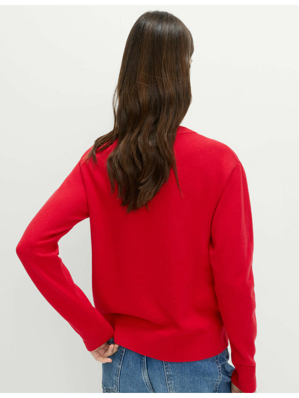 Marks & Spencer Sveter zo vzdušnej príze s výstrihom ku krku a flitrovaným nápisom Marks & Spencer červená