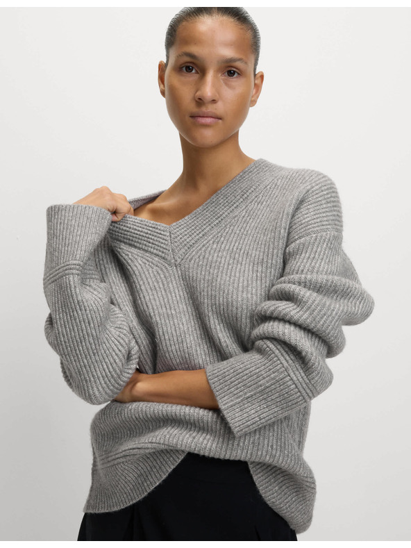 Marks & Spencer Rebrovaný sveter s výstrihom do V z mäkkej priadze Marks & Spencer šedá
