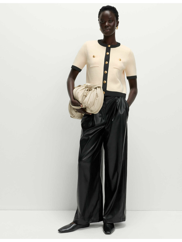 Marks & Spencer Skrátený kardigan s kontrastnými detailmi Marks & Spencer smotanová