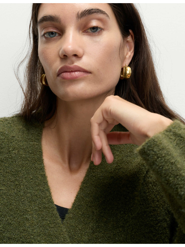 Marks & Spencer Kardigán z bukle, s gombíkmi na prednej strane a výstrihom do V, s obsahom vlny Marks & Spencer zelená