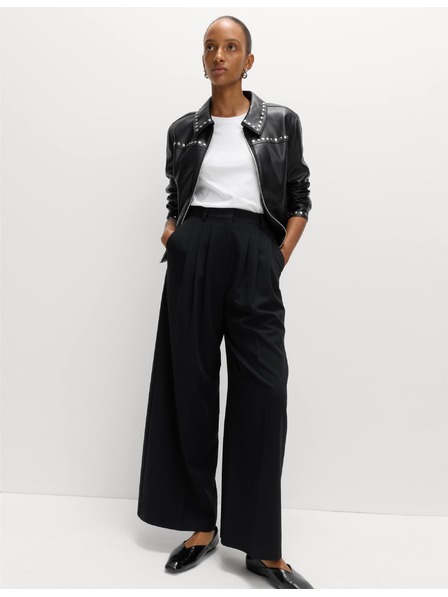 Marks & Spencer Nohavice so sklady a širokými nohavicami Marks & Spencer čierna