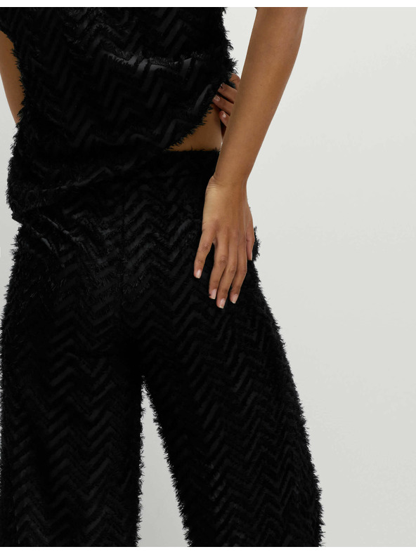 Marks & Spencer Skrátené nohavice so širokými nohavicami a textúrou Marks & Spencer čierna