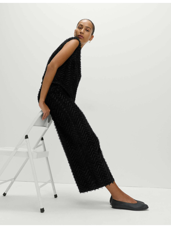 Marks & Spencer Skrátené nohavice so širokými nohavicami a textúrou Marks & Spencer čierna