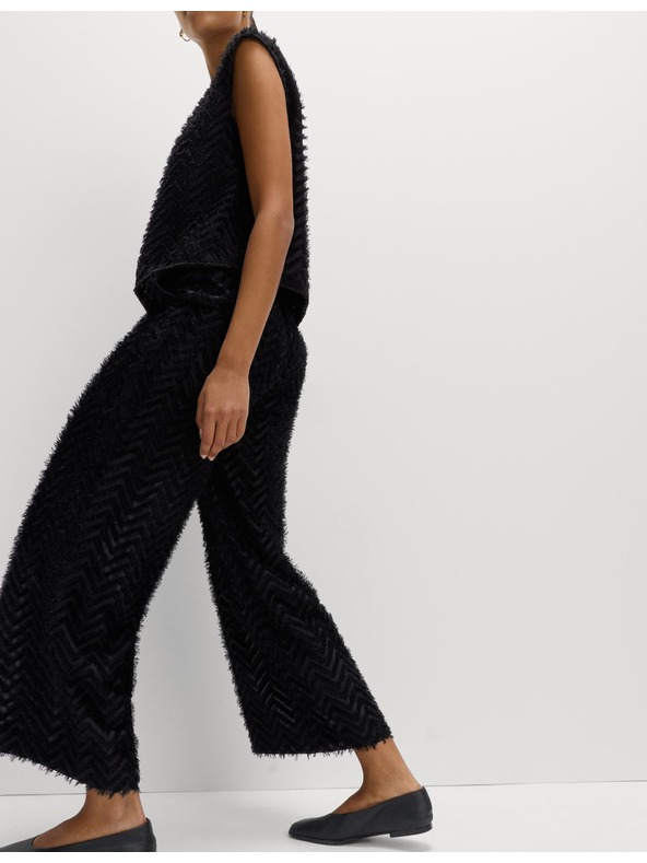 Marks & Spencer Skrátené nohavice so širokými nohavicami a textúrou Marks & Spencer čierna