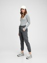 GAP Nohavice joggers GAP