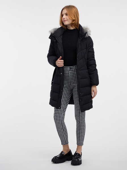 Orsay Čierný dámský prešívaný kabát s umelým kožúškom ORSAY