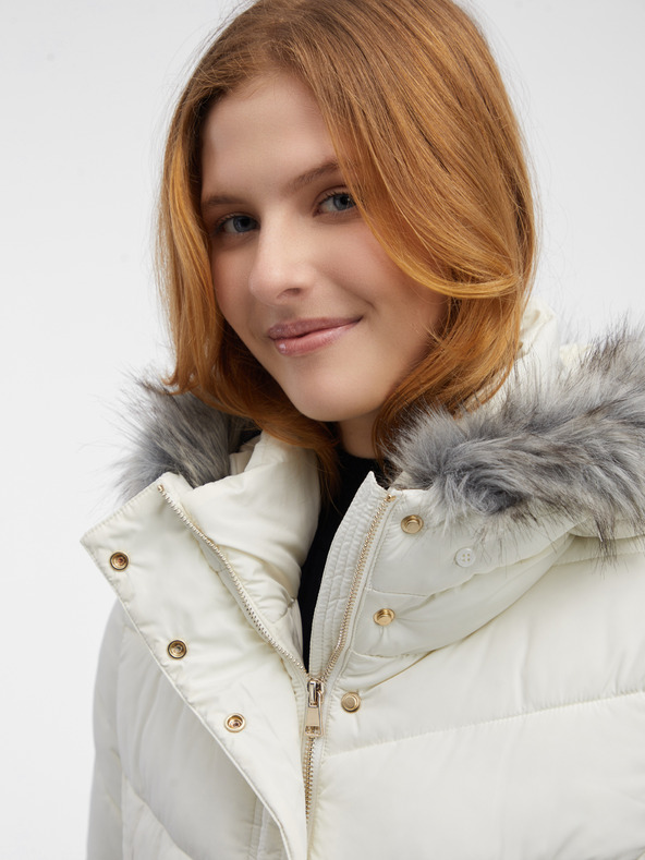 Orsay Krémový dámsky prešívaný kabát s umelým kožúškom ORSAY