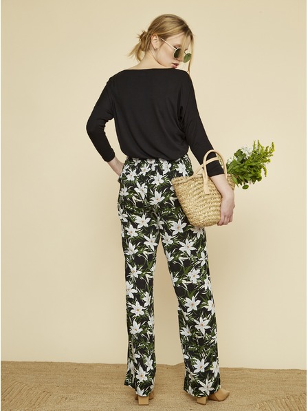 ZOOT.lab Zeleno-čierne dámske kvetované nohavice ZOOT.lab Ena