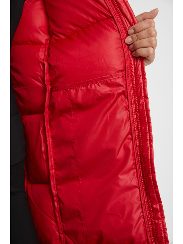 Sam 73 Červený dámsky prešívaný kabát s kapucňou SAM 73 Anna