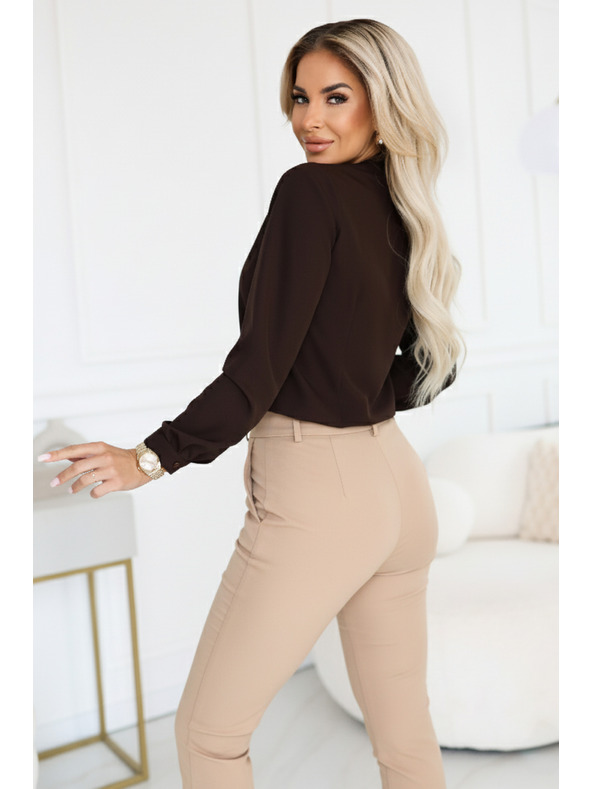 numoco Obchodná blúzka s dlhým rukávom a zaväzovaním vpredu - čokoládová