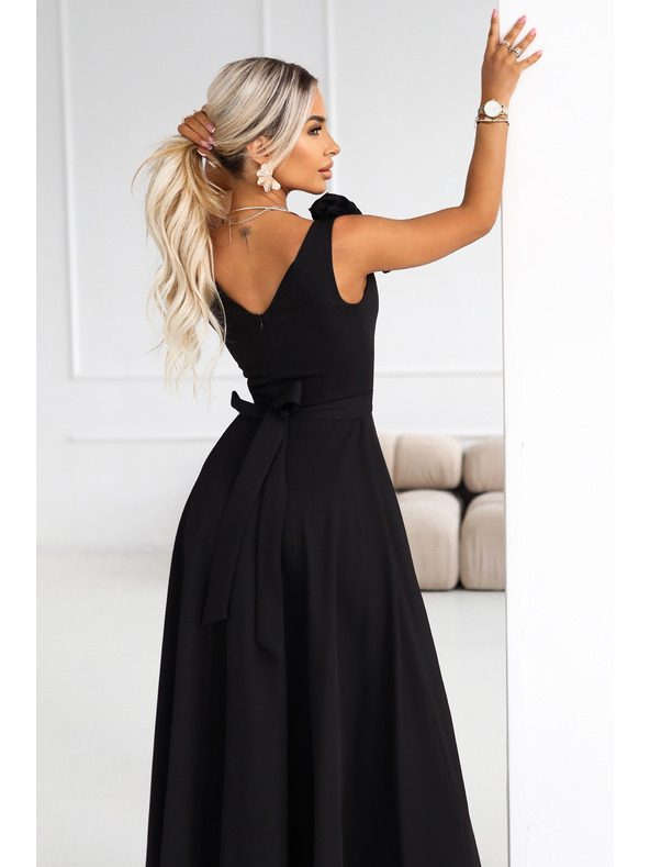 numoco Elegantné maxi večerné šaty s rozparkom a ružami - klasická čierna