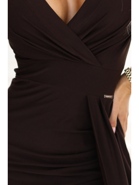 numoco Elegantné dlhé šaty so zavinovacím výstrihom a rozparkom - čokoládovo hnedé