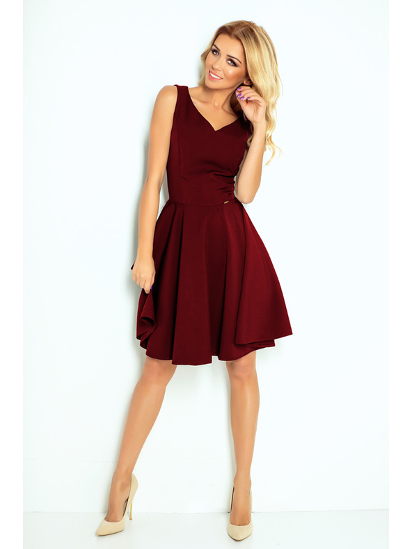 numoco Šaty - srdcovitý výstrih - burgundskej farby