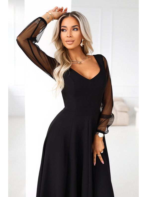 numoco LORETTA jedinečné dlhé šaty s tylových rukávmi a výstrihom - čierne