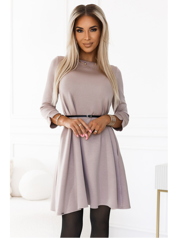 numoco Klasické trapézové šaty s čiernym páskom - béžové