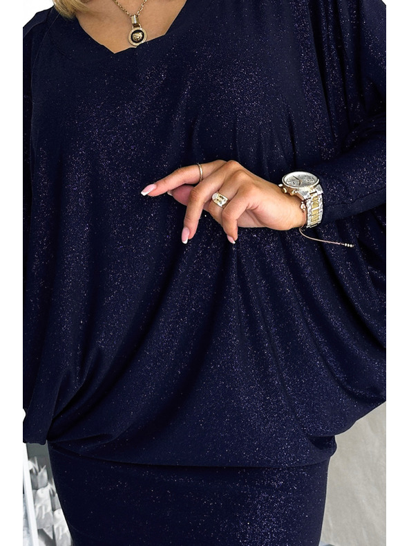 numoco Netopierové šaty s výstrihom - tmavo modrá so trblietkami