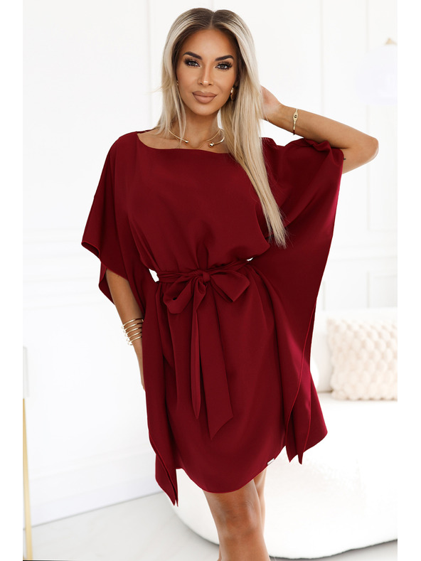 numoco SOFIA Motýlikové šaty so zaväzovaním v páse - Vínovej farby