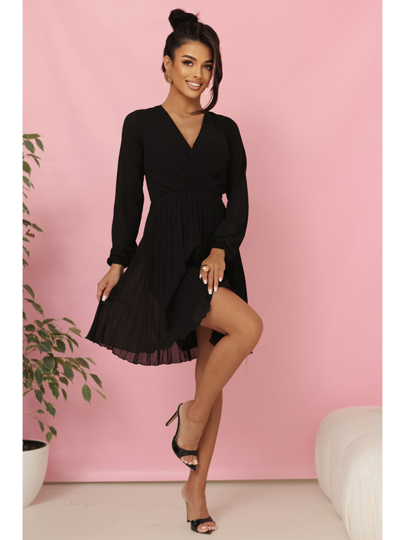numoco ISABELLE Poľské skladané šaty s dlhým rukávom a výstrihom - čierne