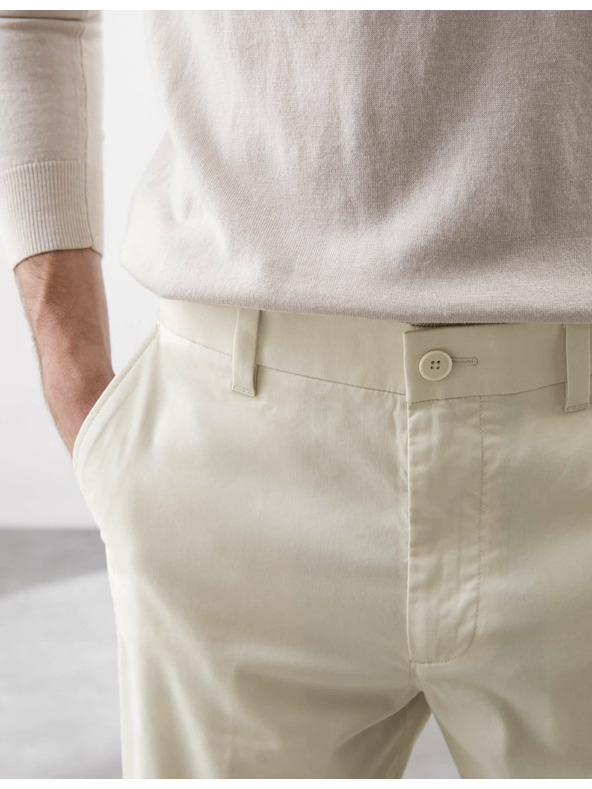 Marks & Spencer Super ľahké chino nohavice, normálny strih Marks & Spencer smotanová