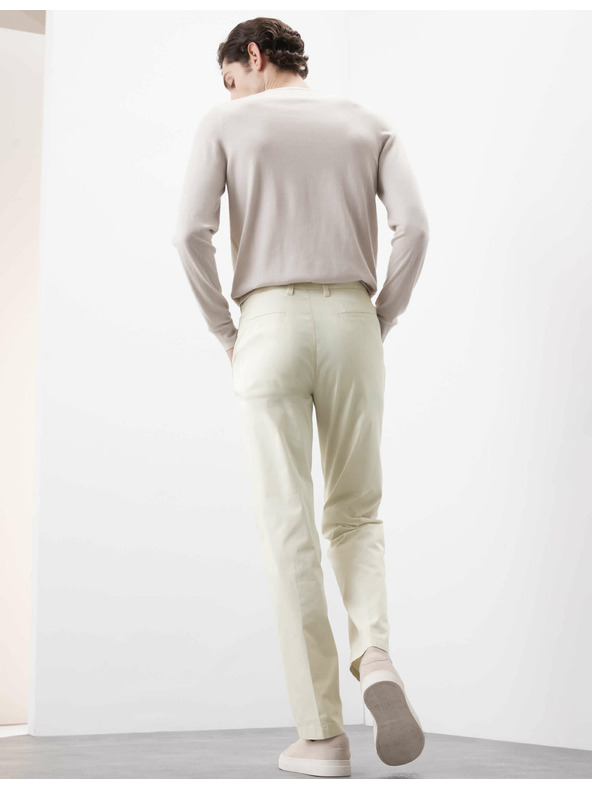 Marks & Spencer Super ľahké chino nohavice, normálny strih Marks & Spencer smotanová