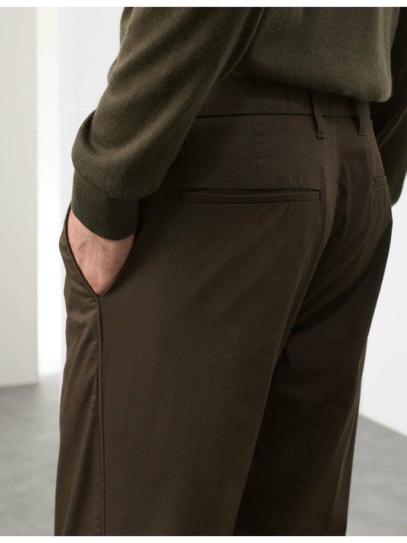 Marks & Spencer Superľahké chino nohavice regular fit Marks & Spencer zelená