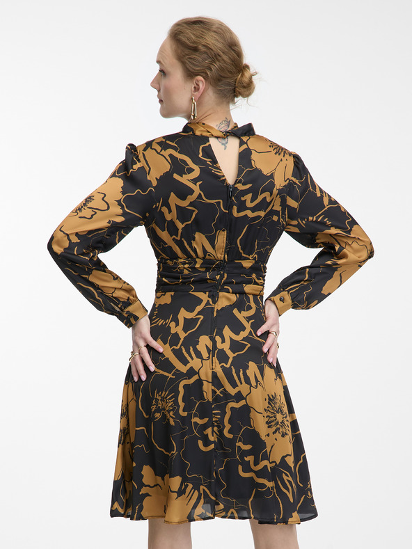 Orsay Hnedočierne dámske saténové šaty s kvetmi ORSAY