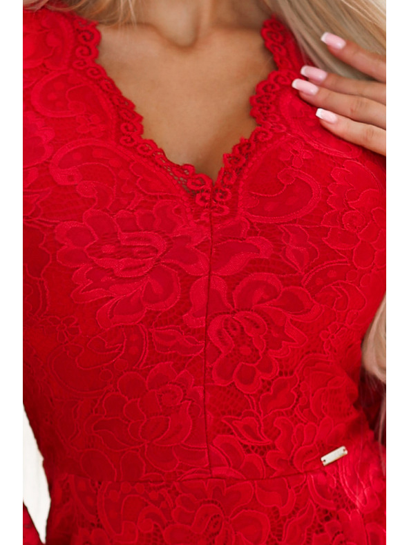 numoco Šaty s dlhým rukávom a čipkovým výstrihom - červené Numoco