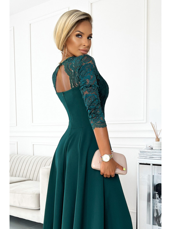 numoco Elegantné čipkované dlhé šaty s výstrihom - zelené Numoco AMBER