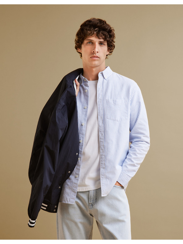 Celio Svetlomodré pánske pruhované tričko regular fit Celio Caoxfordy