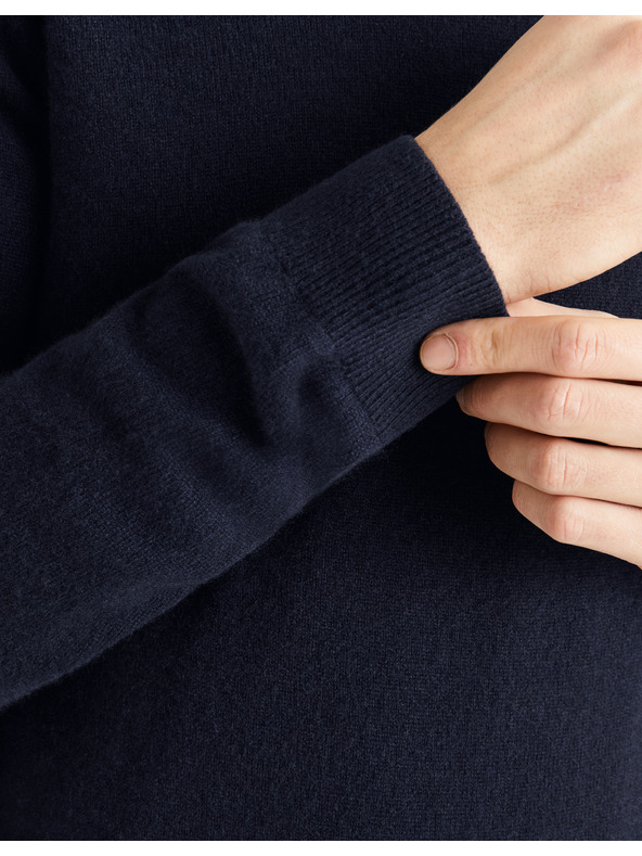 Celio Femirve Sveter