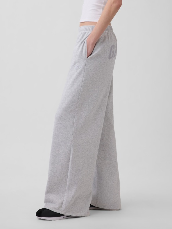 GAP Baggy tepláky s logom 1969 GAP