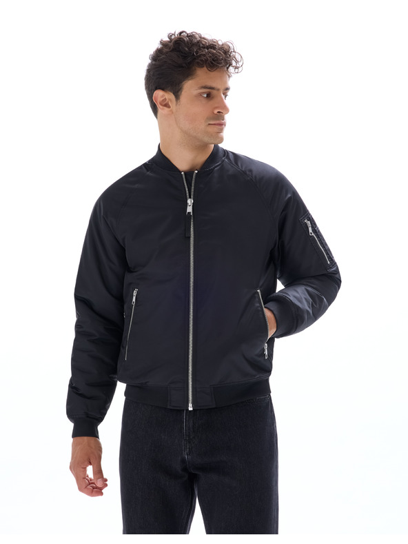 Celio Bunda bomber Mujames