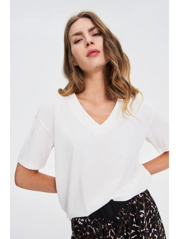 Moodo Biely top so V-výstrihom Moodo
