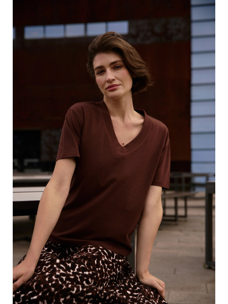 Moodo Hnedý top so V-výstrihom Moodo