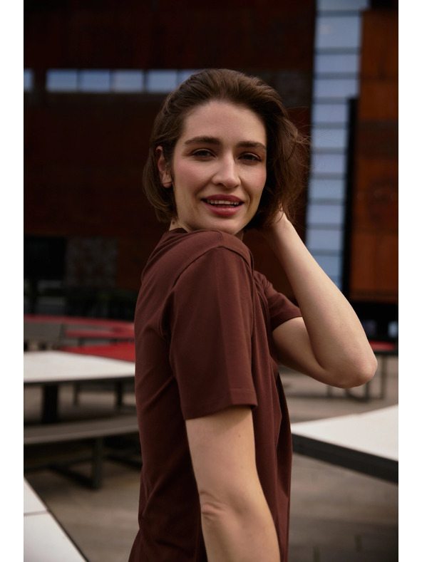 Moodo Hnedý top so V-výstrihom Moodo